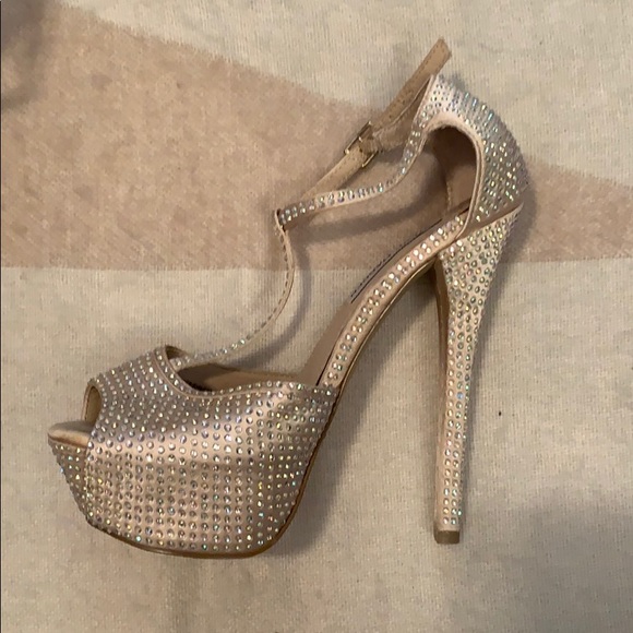 Pre-Owned Steve Madden Champagne Angylna Heels - Picture 4 of 6